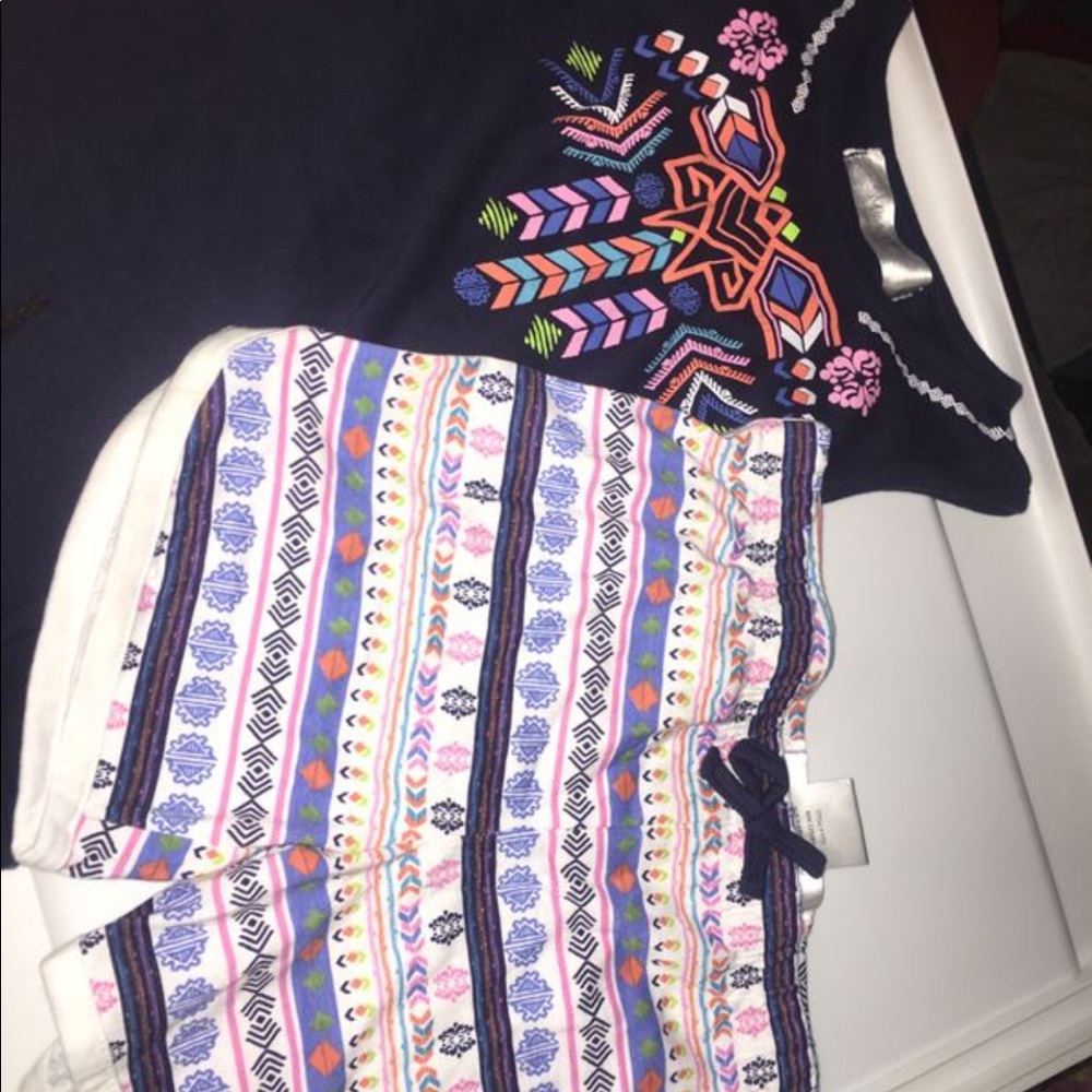 Girls outfit/ shirt and shorts set